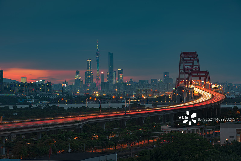 广州番禺新光大桥夜景图片素材