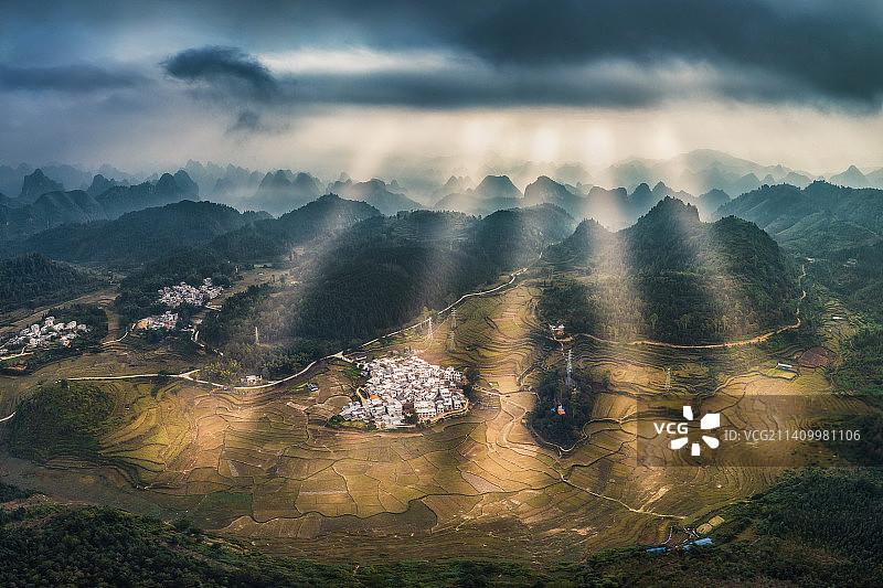 冬天的田野图片素材