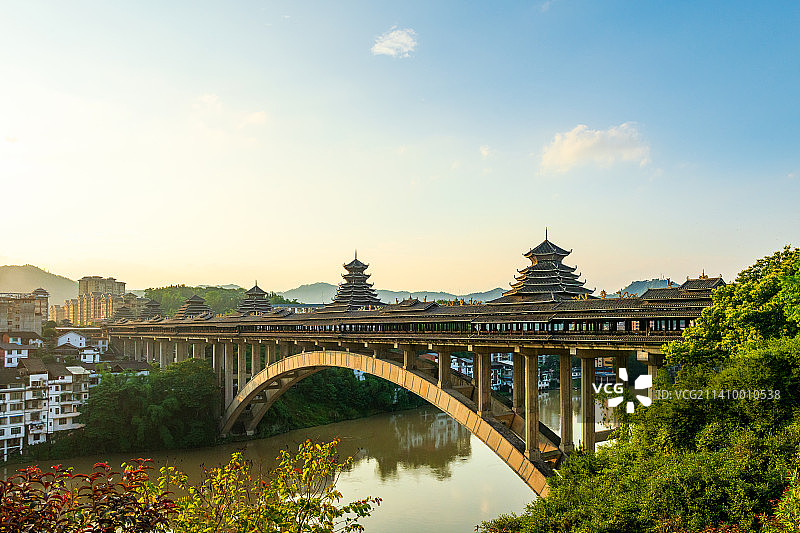 广西三江风雨桥廊桥日落夕阳城市建筑风光图片素材