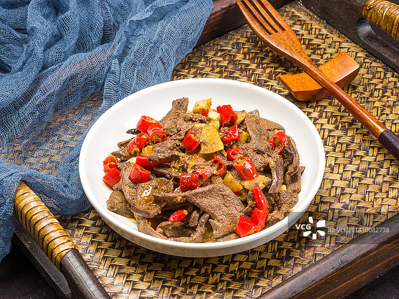 小炒猪肝家常菜品土匪猪肝4k滑轨镜头图片素材