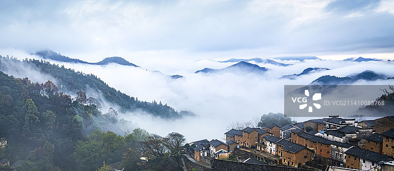 阳产土楼云海图片素材