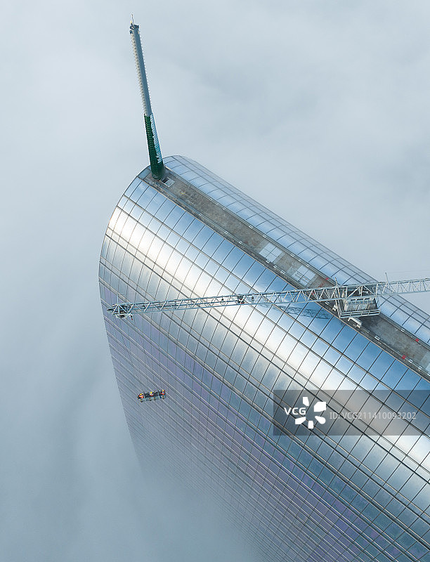 致敬，城市高空清洁者。劳动者最光荣图片素材