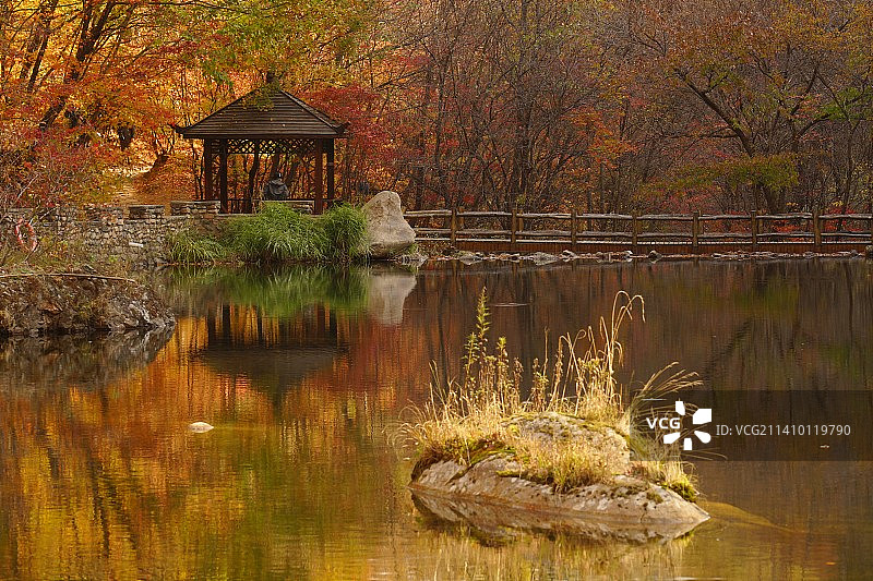 《大石湖》图片素材