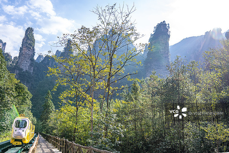 张家界武陵源国家森林公园十里画廊小火车图片素材