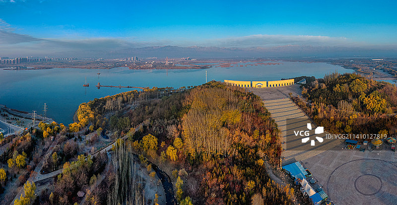 冬日暖阳雾霭--宁夏银川阅海湾图片素材
