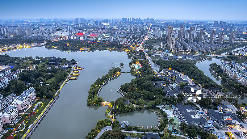 航拍江苏泰州城市景观夜景大画幅图片素材