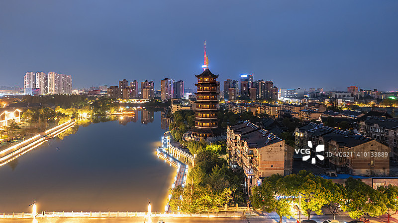 航拍江苏泰州城市夜景大画幅图片素材