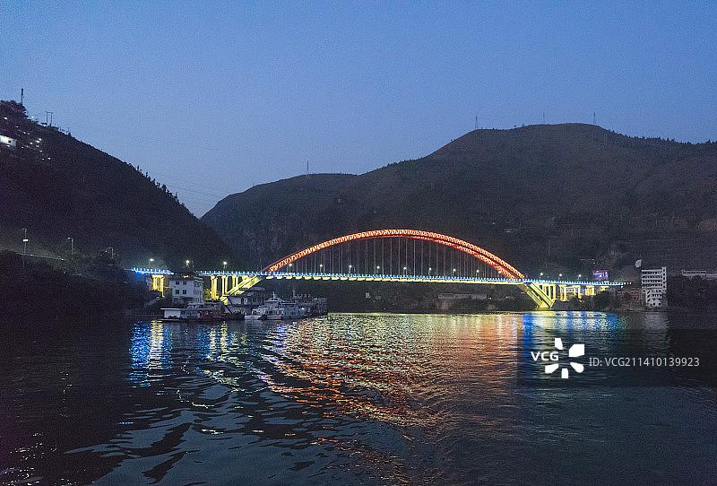 重庆巫山县小三峡出入口彩虹桥图片素材