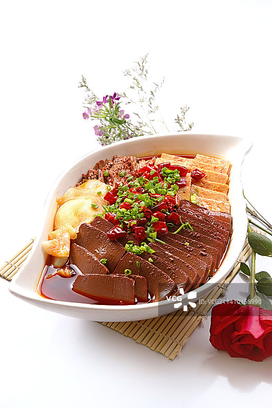 红油川香毛血旺图片素材