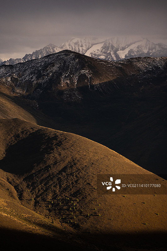 冷嗄措角度的横断山脉图片素材