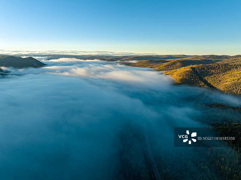 内蒙古呼伦贝尔市莫尔道嘎国家森林公园日出云海景观图片素材