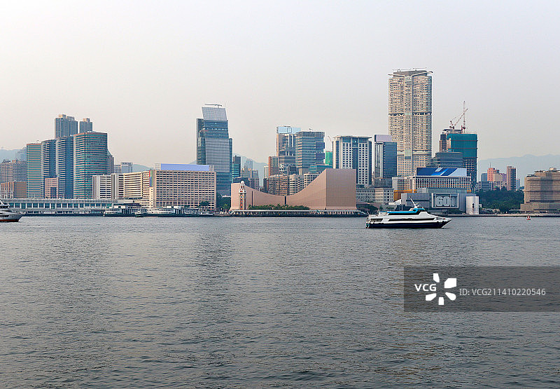 香港特别行政区维多利亚港香港文化中心尖沙咀钟楼图片素材