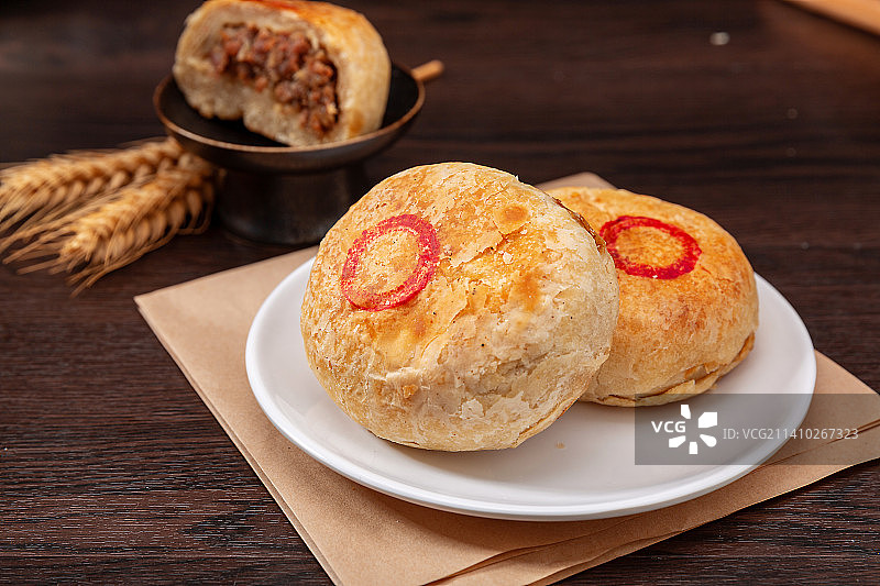 天津传统美食小吃：牛肉烧饼（肉火烧，肉烧饼）图片素材