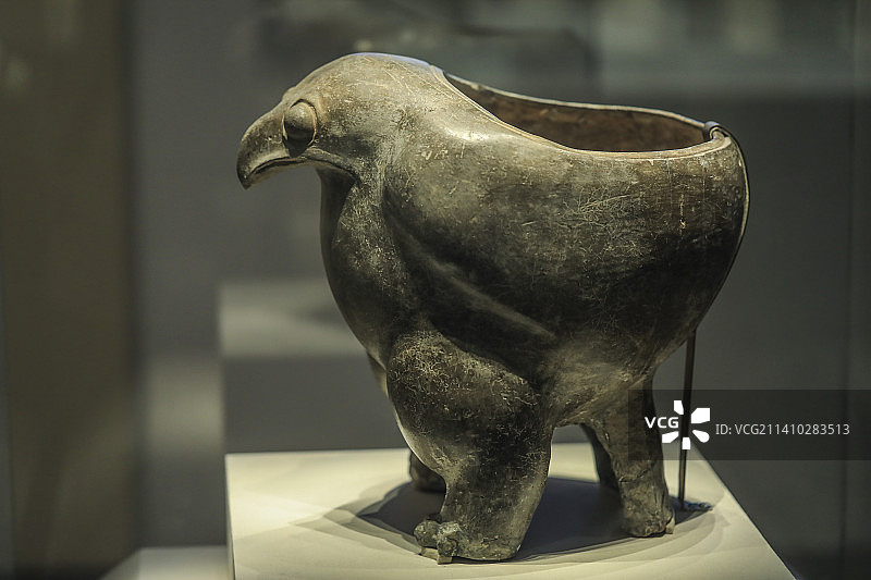中国国家博物馆藏新石器时代陶鹰鼎图片素材
