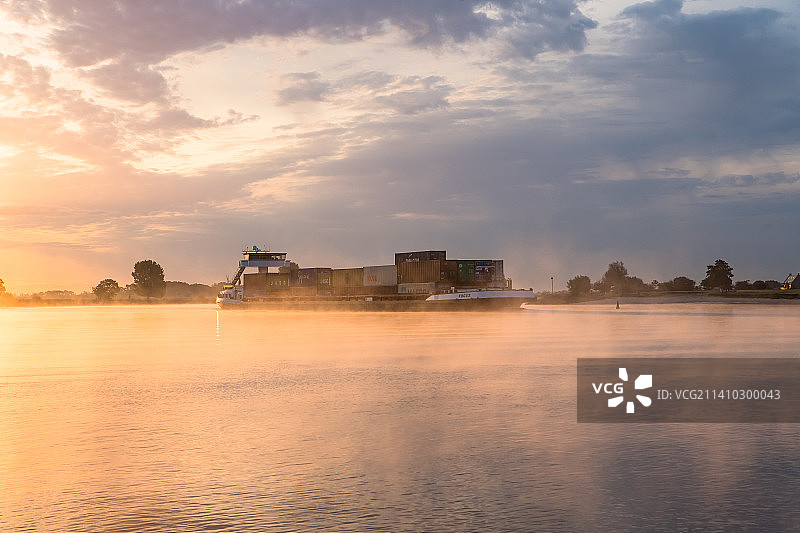 日落时分乌特勒支的壮丽海景，荷兰图片素材