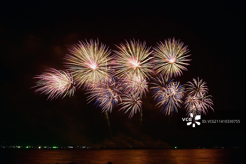 泰国芭堤雅海滩国际烟花节图片素材