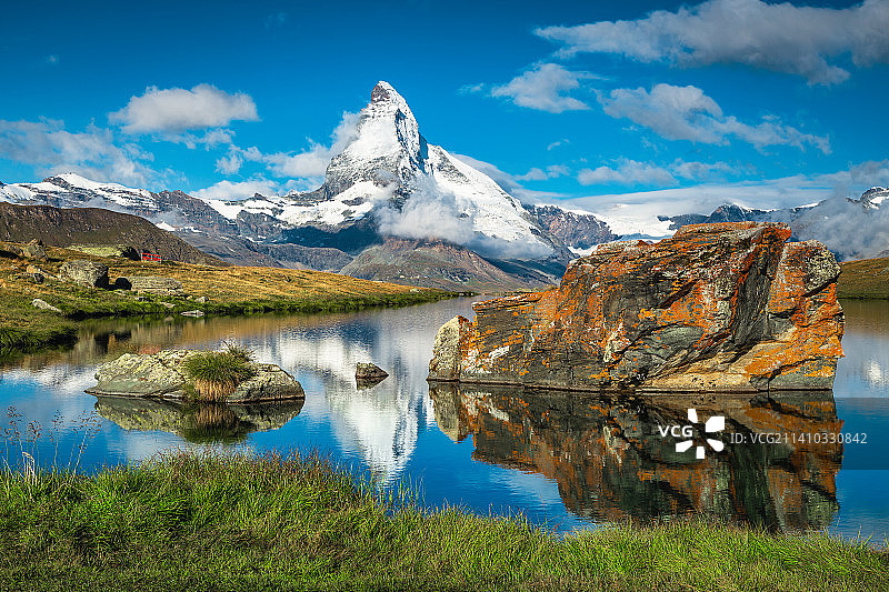 瑞士采尔马特斯特利湖的湖光山色图片素材