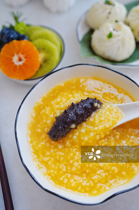 海参小米粥，早餐图片素材