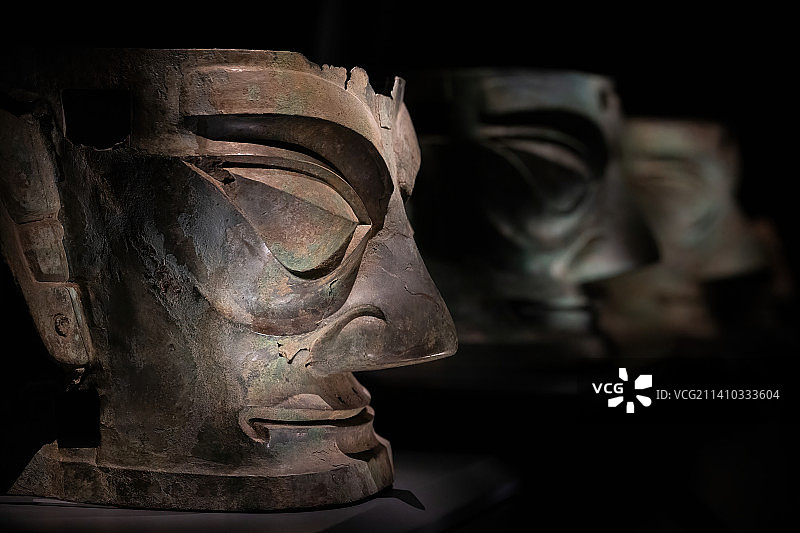 广汉三星堆遗址博物馆青铜面具图片素材