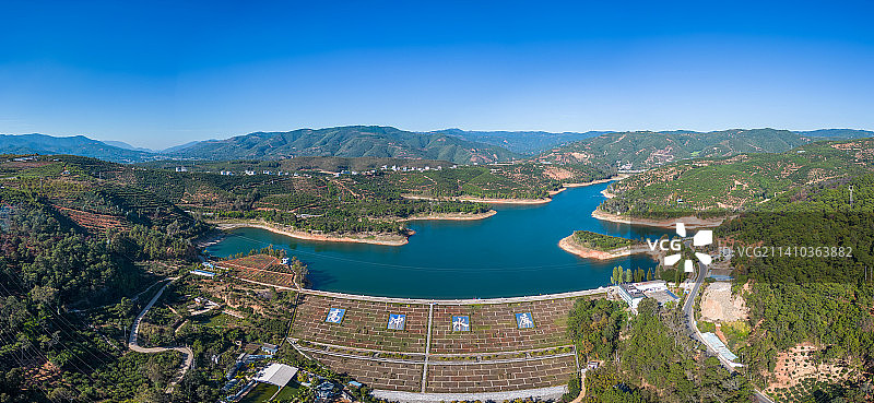 云南省红河州石屏县水库风光图片素材