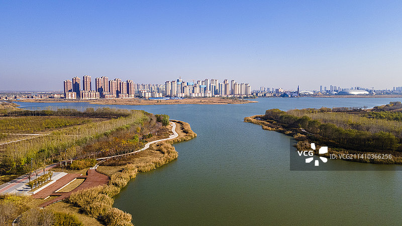 中国天津东丽湖秋色湖景航拍图图片素材