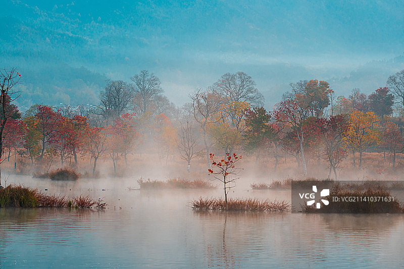 黄冈市罗田县九资河秋色图片素材