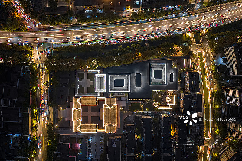 航拍杭州南宋德寿宫遗址博物馆夜景图片素材