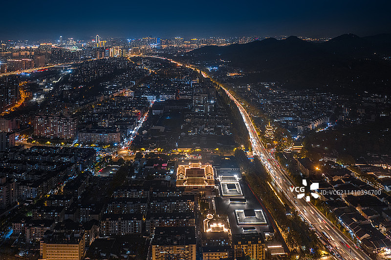 航拍杭州南宋德寿宫遗址博物馆夜景图片素材