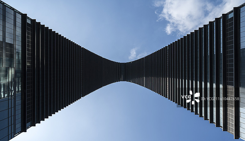 仰视建筑，苏州东方之门图片素材