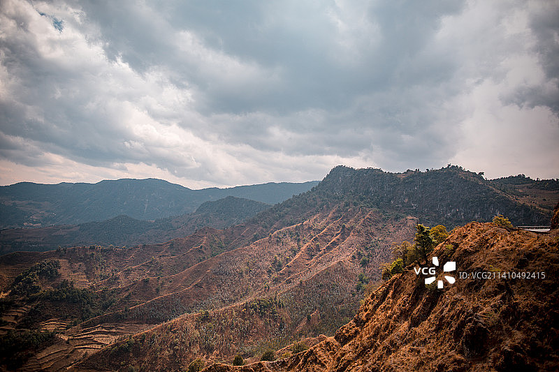 中国四川凉山州山路的风光图片素材