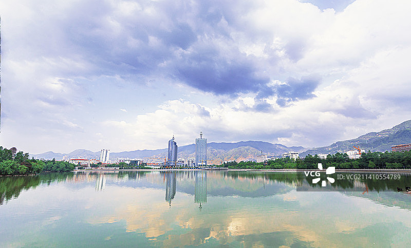 玉龙湖风景图片素材