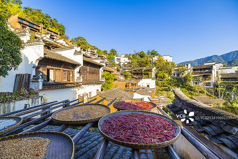 江西婺源篁岭景区秋季晒秋风光图片素材