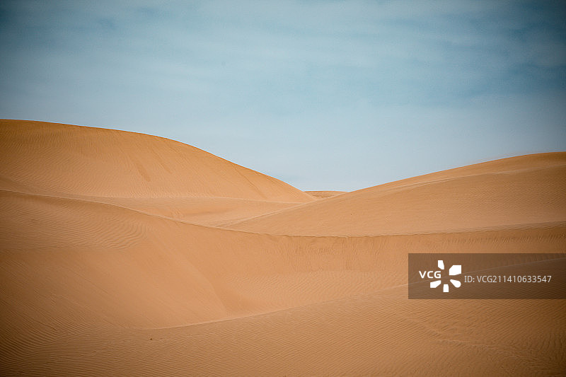 中国新疆巴音郭楞东线沙漠公路图片素材