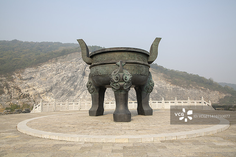 三足青铜鼎景观建筑风光图片素材