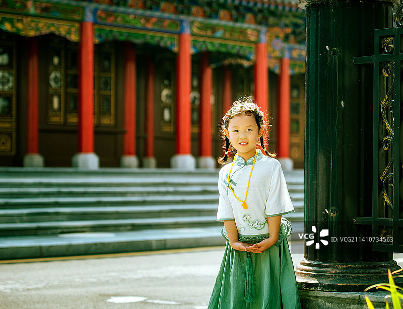 古风风格的小姑娘图片素材