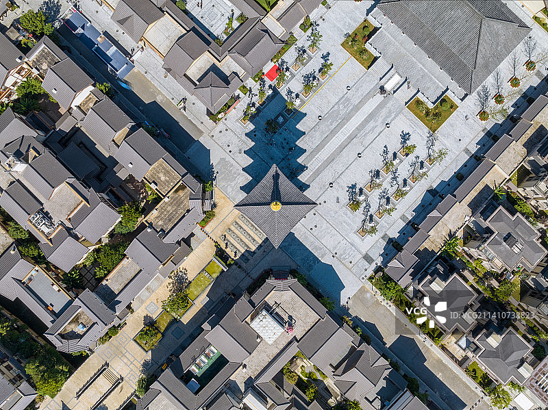 亚洲中国河南省南阳市西峡县仲景养生小镇航拍视角图片素材