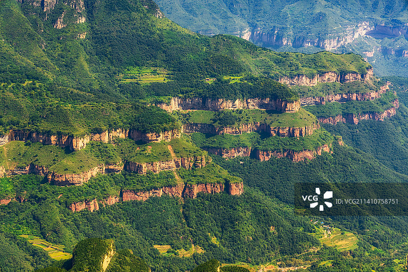 南太行河南省安阳市林州市（太行大峡谷）太行山夏季岩层地质结构户外风光高视角图片素材