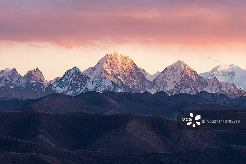 鱼子西雪山夕阳图片素材