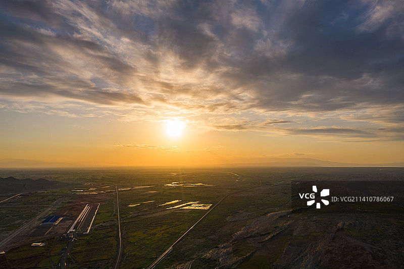 航拍兰新铁路精河火车站图片素材