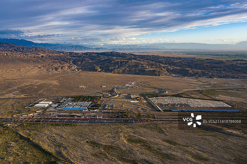 航拍兰新铁路精河火车站图片素材