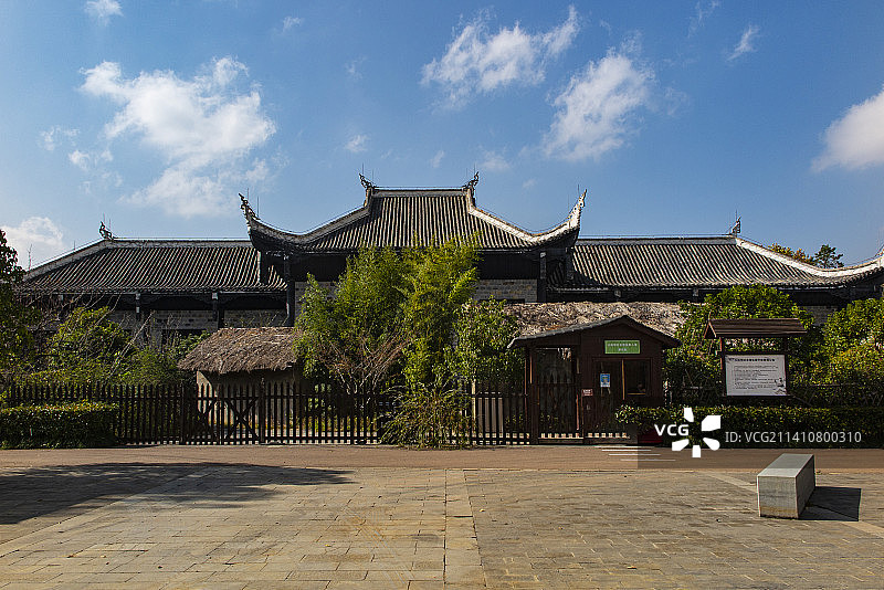 中国贵州贵阳市修文县阳明文化园，王阳明雕像，知行合一牌坊，王阳明纪念馆，阳明山图片素材