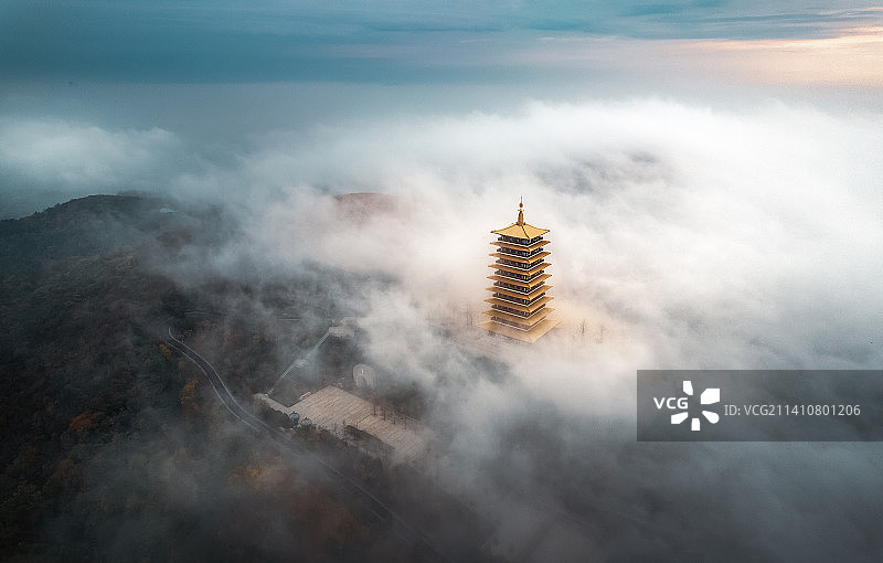 云雾佛顶宫图片素材