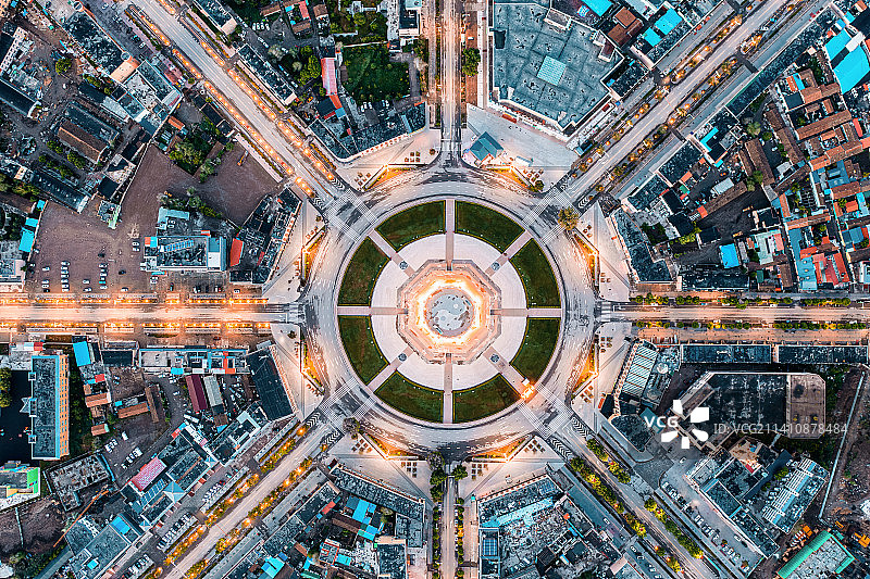 航拍伊犁特克斯八卦城图片素材