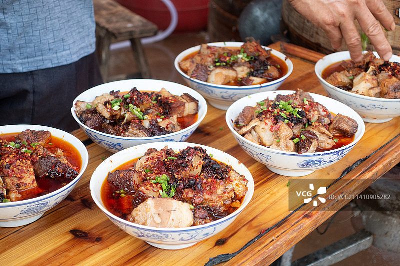 乡村喜宴蒸扣肉图片素材