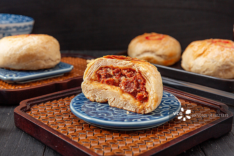 餐桌上的天津美食小吃：牛肉烧饼（肉火烧，肉烧饼）图片素材