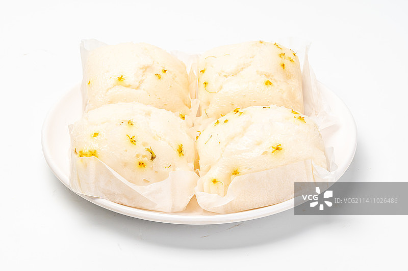 白色背景的小吃桂花糕，小吃点心桂花米糕图片素材
