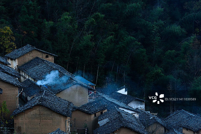 炊烟袅袅图片素材