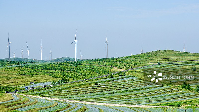 自驾张北草原天路风车图片素材