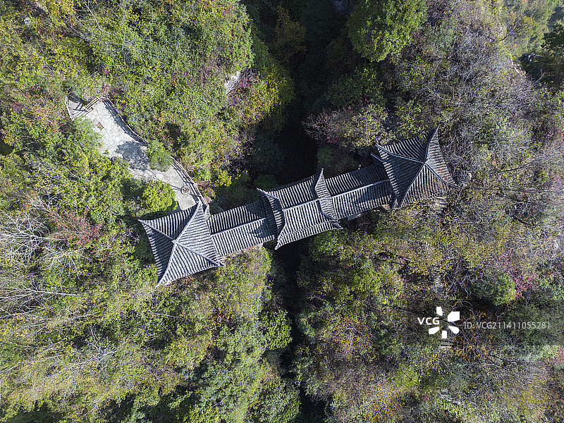 湖北恩施清江岸边的旅游景区建始黄鹤桥峰林图片素材