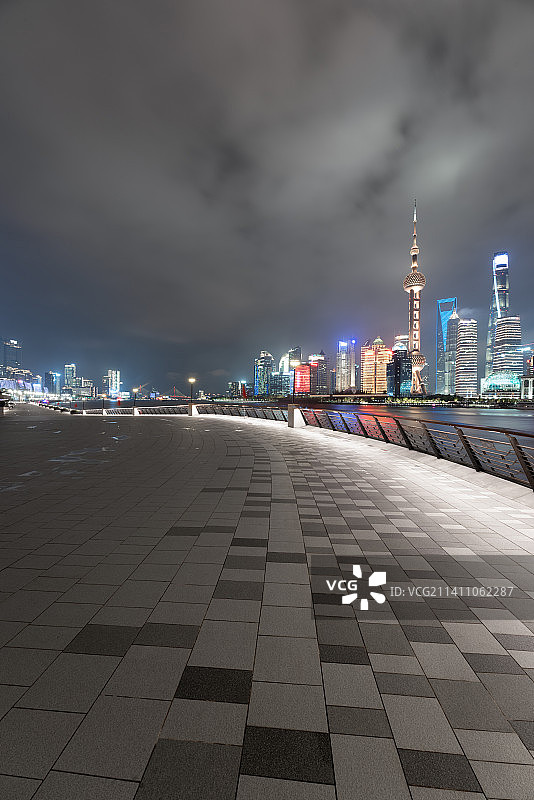 上海外滩夜景无人汽车广告背景图图片素材